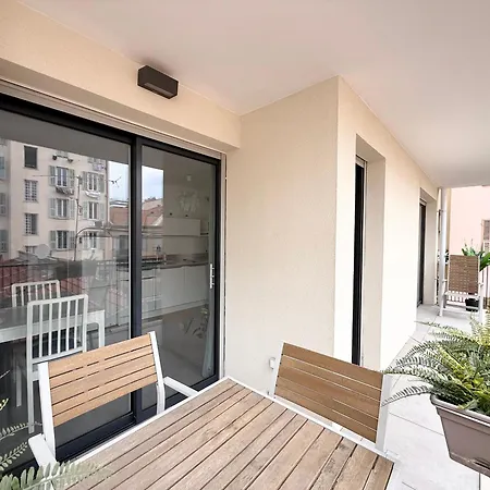 Apartment 2p Moderne Avec Terrasse A Nice
