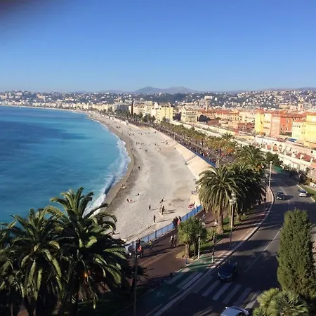 Apartment 50 M De La Et 60 M Carre Au Centre Nice