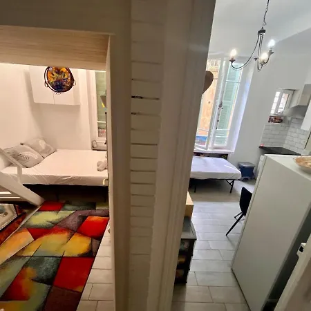 Sleeps 5 - Budget-friendly Flat - And Cozy Nice