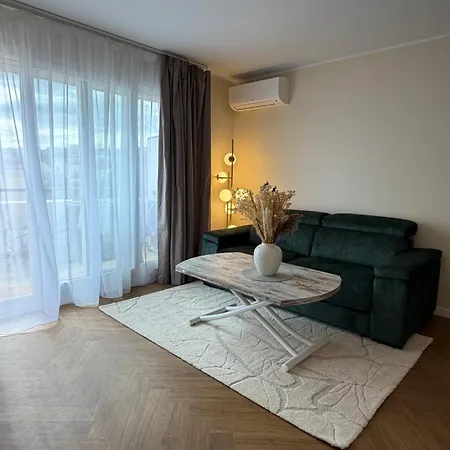 Apartment Bright 1br Floor *