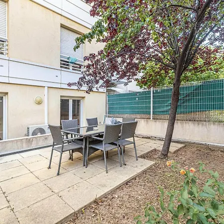 Apartment Avec Terrasse-jardin Au Centre De Nice