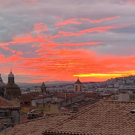 Unique Dans Le Vieux-nice! Avec Jardin Et Terrasse *