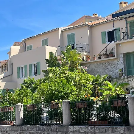 Unique Dans Le Vieux-nice! Avec Jardin Et Terrasse Apartment