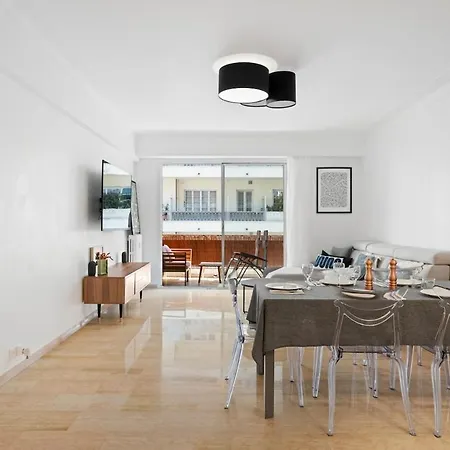110 M2 Family, 3 Bedrooms Ac And Terrace 8 Min Away Apartment *