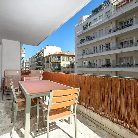 110 M2 Family, 3 Bedrooms Ac And Terrace 8 Min Away Apartment Nice