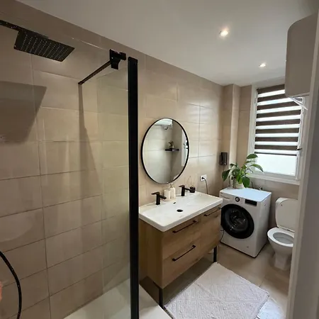 Elegant A Nice, A 10 Min Apartment