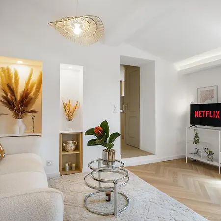 Apartment Renting - St Vincent - Floor Luxury Old Town Air-conditioned