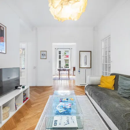 Charming & Comfortable - Near The Port / Parking Apartment Nice