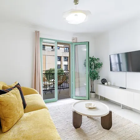 Quiet & Pretty 1 Bdr In The Center * Nice