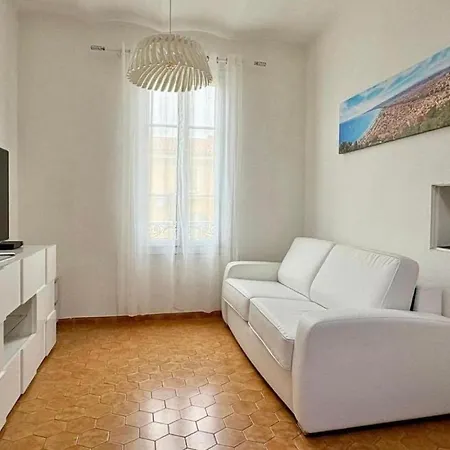 Cozy With Rooftop Terrace 4 People Apartment