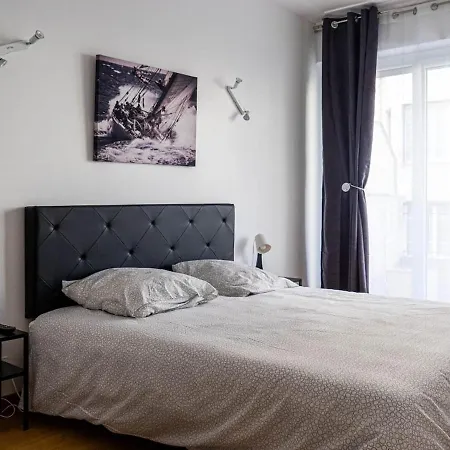 Apartment 3 With Balcony And Parking 3 Min From The Sea *