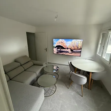Apparently 2 Bedrooms * Nice