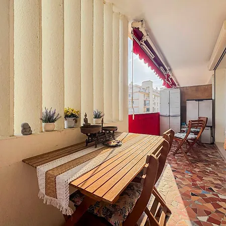 Entre Et Ville, Cocon Avec Terrasse - 3 Pers Apartment
