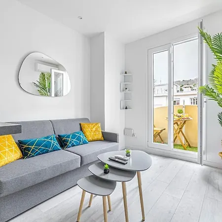 Apartment Relaxation & Comfort Design With Ambient Led