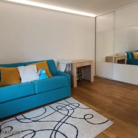 Apartment Cosy Avec Terrasse A Deux Pas De La Nice