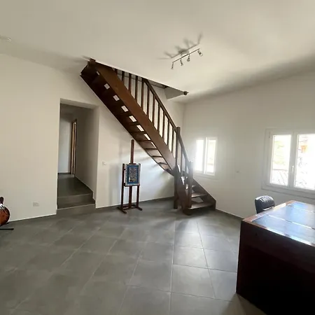 140 M Apartment, 4 Bedrooms Sea Airport And Tram Apartment Nice