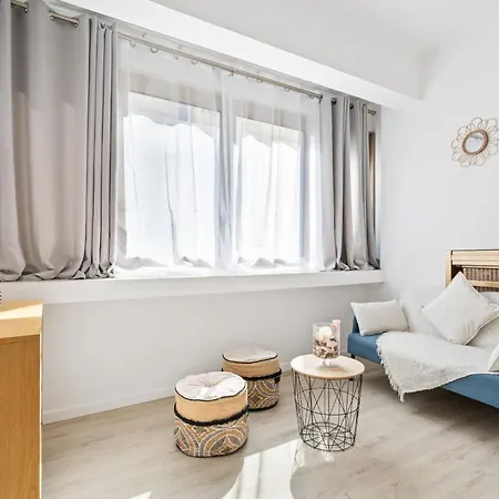 The Jewel Of The Golden Triangle Ocean View - Welkeys Apartment *