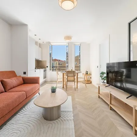 2-bedroom - Sleeps 4 - Place Massena Apartment Nice