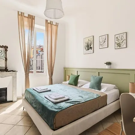 T1 Au Coeur Du Vieux-nice & Pres De La Apartment *