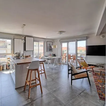 Lovely 4-bedroom Family In *