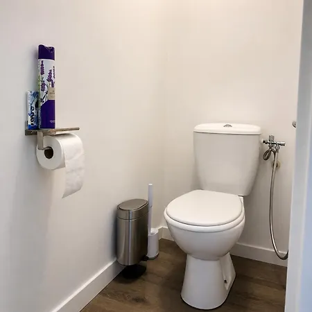 Apartment Beautiful Bright 2-bedroom 1 Minute From The