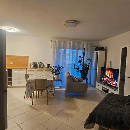 Charming Apartment *