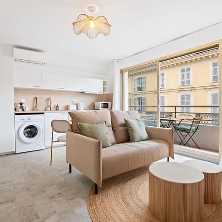 Apartment Renting - 2philibert - Bohemian Terrace Port & Promenade Nice