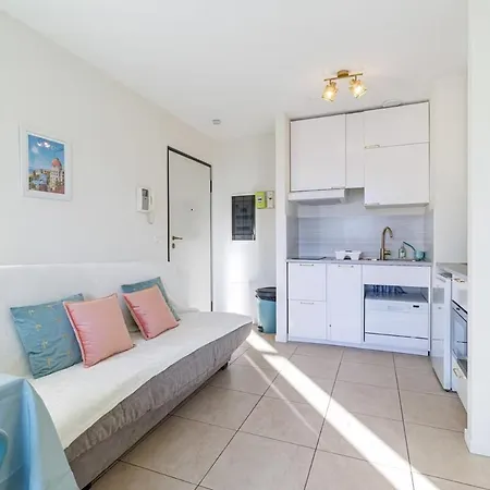Apartment Bright With Balcony Port De Nice