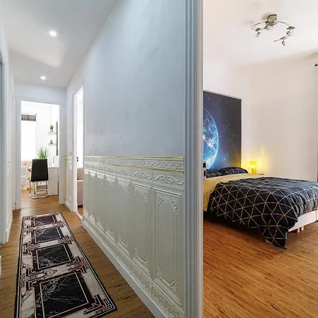 - Charming 2 In A Quiet Area Apartment *