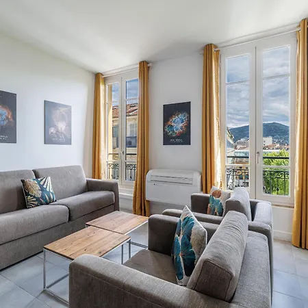 Apartment Charming 1 Bdr In The Center Nice