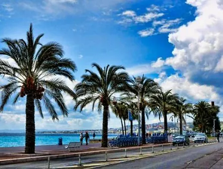 Apartment Center - Promenade Des