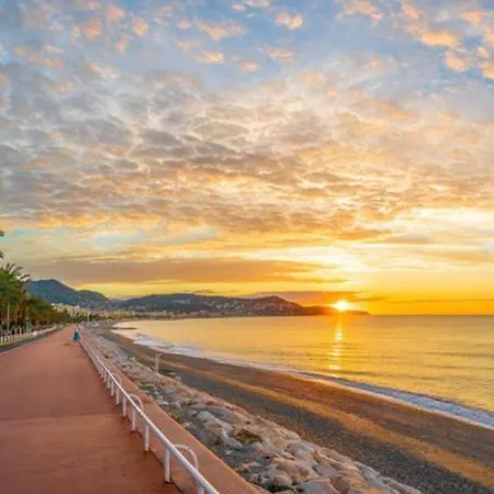 Apartment Center - Promenade Des