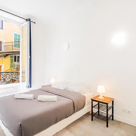 Apartment Emplacement De Nice, Le Port, Charme 3 *