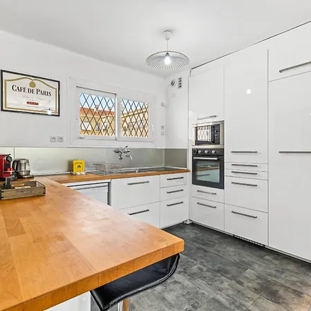 Apartment Comfortable & Bright 2 Bedroom
