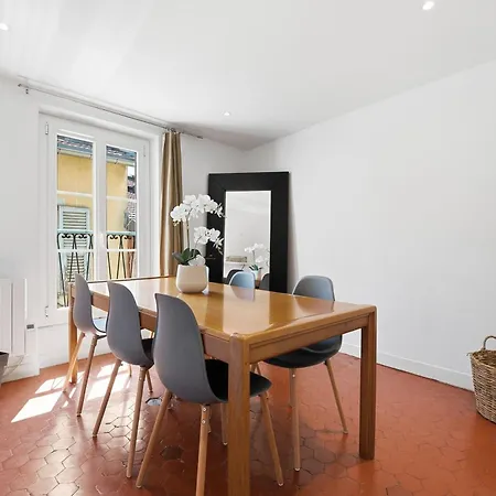 Old Town - 2 Bedroom Ac * Nice