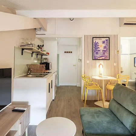 Proche De La Gare Apartment
