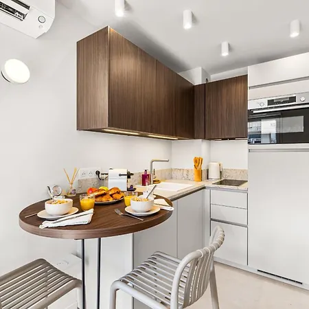 Carabacel - One Ac And Balcony Apartment