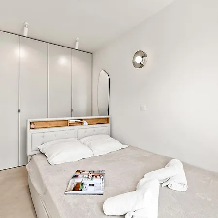 Carabacel - One Ac And Balcony Nice