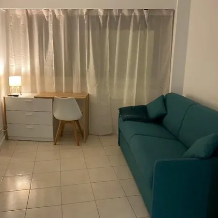 A Modern Recently Renovated, 7 Min To Apartment