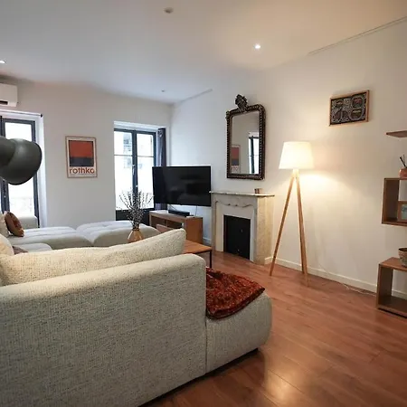 Superb 3 Bedroom - Center Apartment Nice