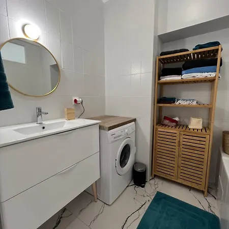 Apartment Liberation, Charming, Quiet 2-room With Balcony