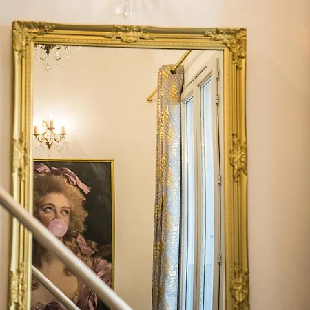Apartment Chic French *