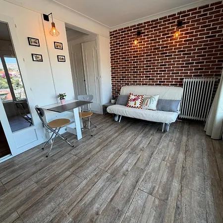 Promenade Terrace Tram 1 Min Away *