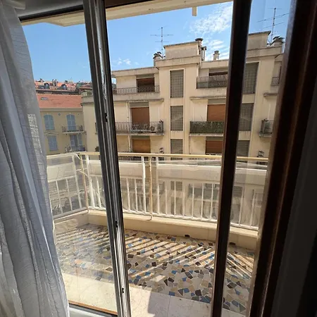Modern Apartment, Air Conditioning, Balcony Liberation Apartment *