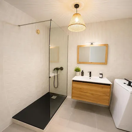 Apartment Spacieux A 2 Pas De La A *
