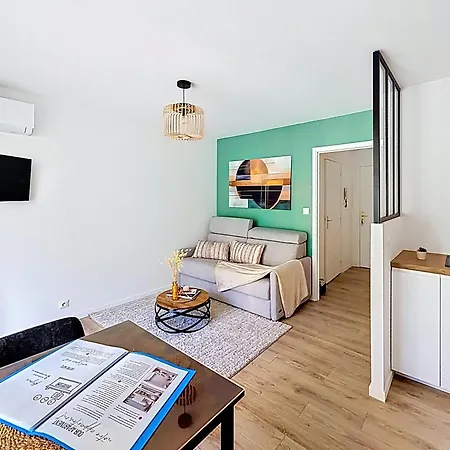 Proche De Toutes Commodites - Ouest Apartment