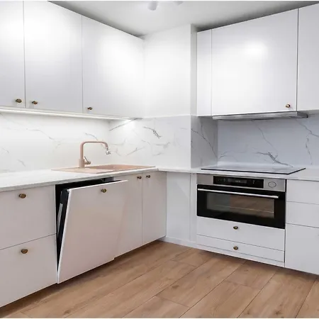 Cozy Modern - 3 Min Walk To Apartment
