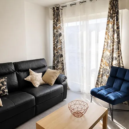 Apartment Spacieux A 2 Pas De La A