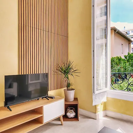 Apartment T1 - Cocon Dore Et Jardin Secret, Liberation