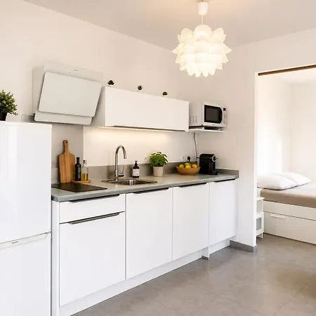 2p Moderne Avec Terrasse A Apartment Nice
